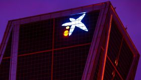 Así luce la nueva CaixaBank en las antiguas sedes de Bankia en Madrid y Valencia