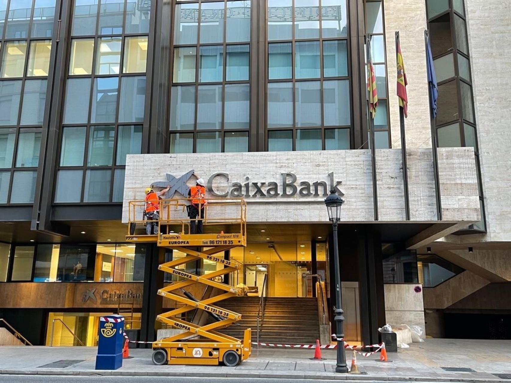 CaixaBank encarga a CBRE la venta de su sede en Madrid por 250