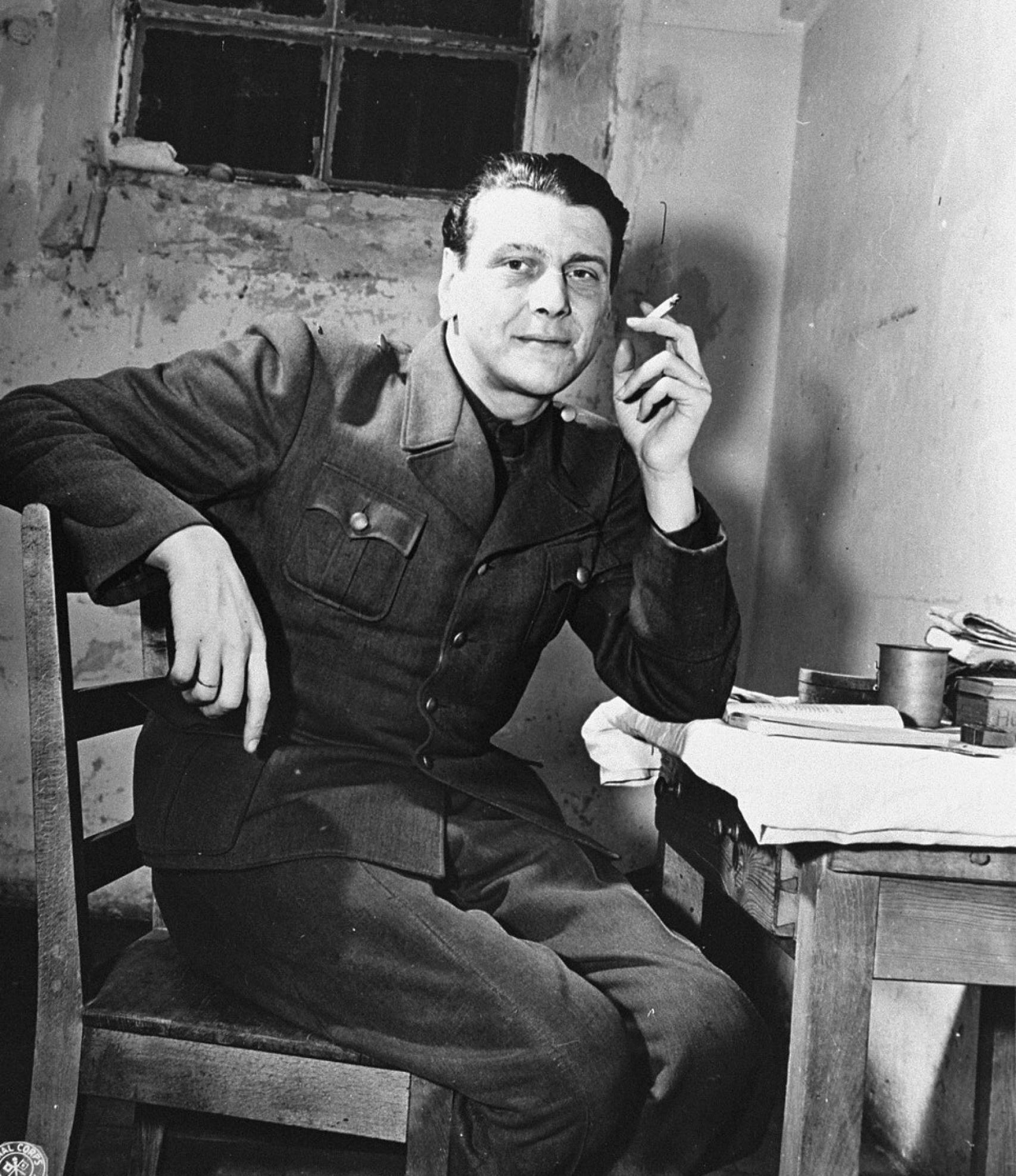 Otto Skorzeny en su celda de Núremberg.