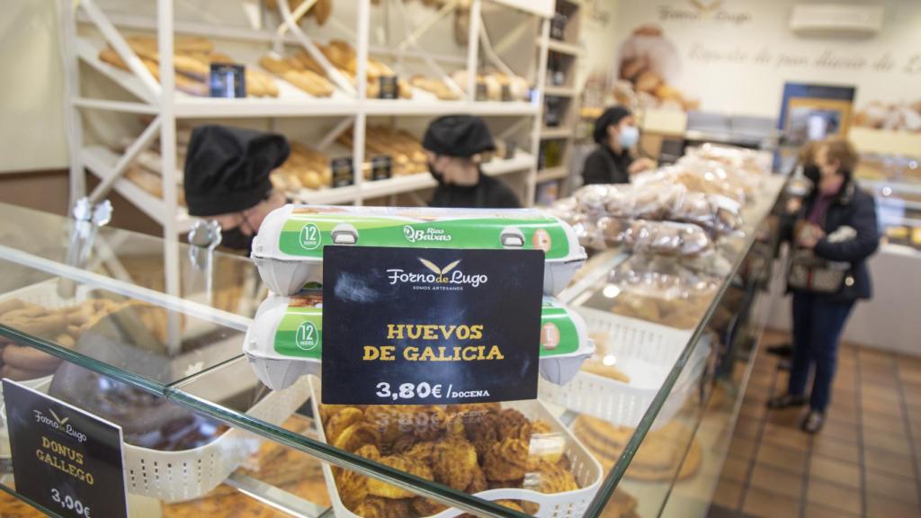 Aparte del pan, son muchos los productos traídos de Galicia y comerciados en el Forno de Lugo.