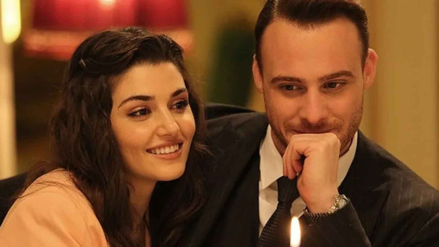 Hande Erçel y Kerem Bürsin son Eda y Serkan en 'Love is in the air'.