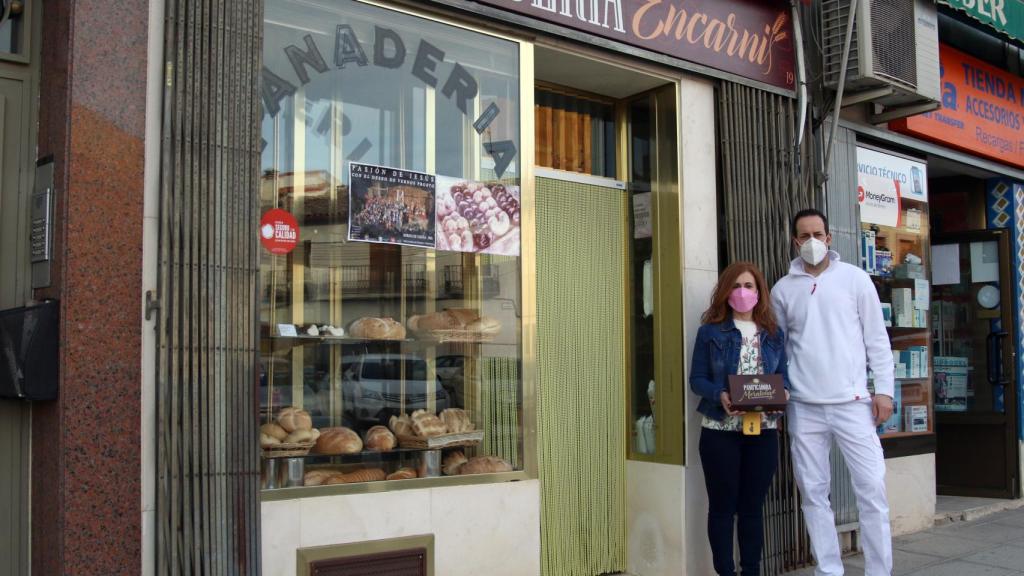 Los dueños de Panadería Encarni.