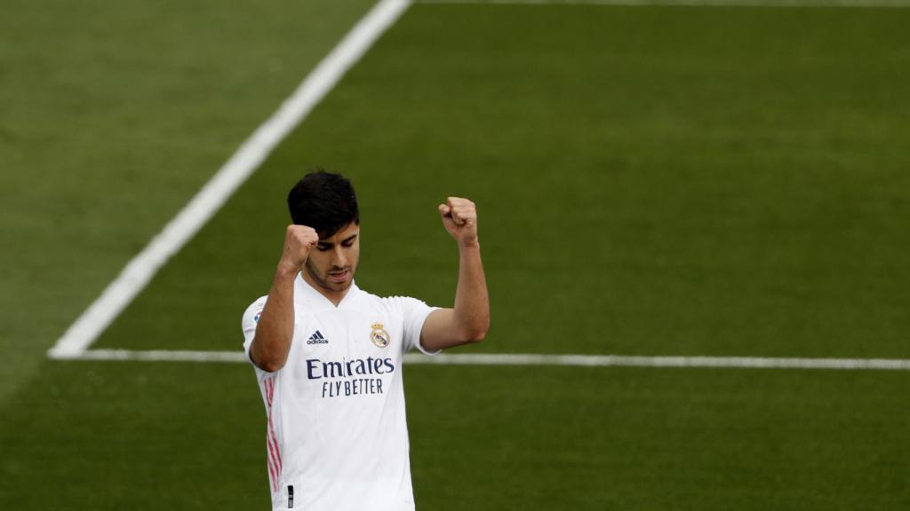 Marco Asensio celebra su gol al Eibar