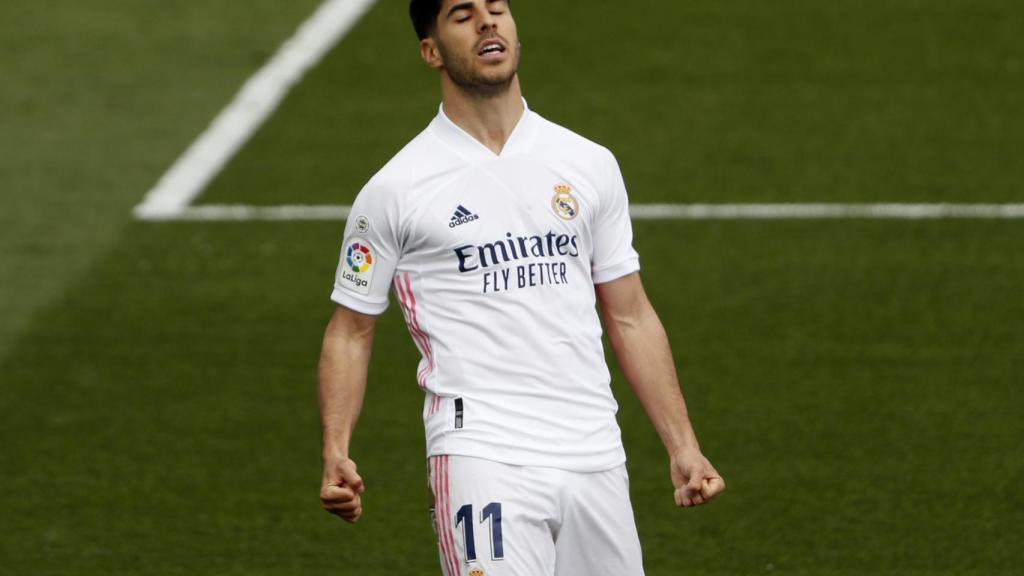 Marco Asensio celebra su gol al Eibar