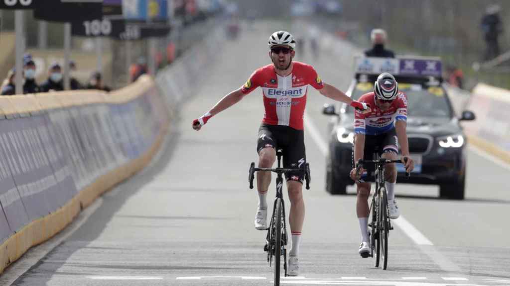 Kasper Asgreen celebra su triunfo en la Vuelta a Flandes