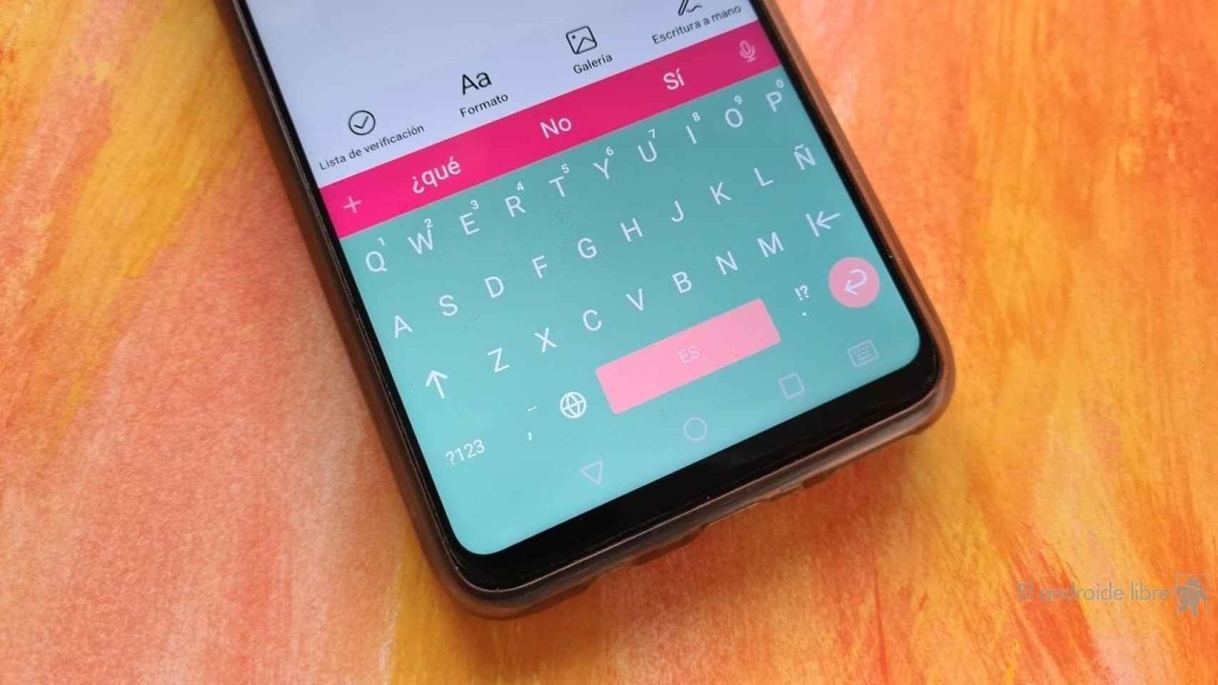 El teclado más personalizable para móviles Android: así es Chrooma