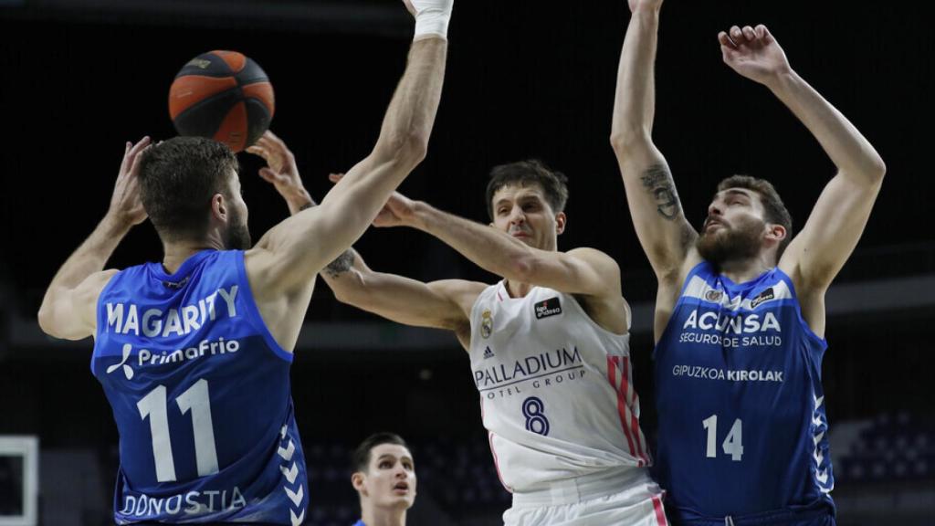 Laprovittola atacando ante Acunsa GBC
