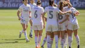 Las jugadoras celebran un gol durante el EDF Logroño - Real Madrid Femenino