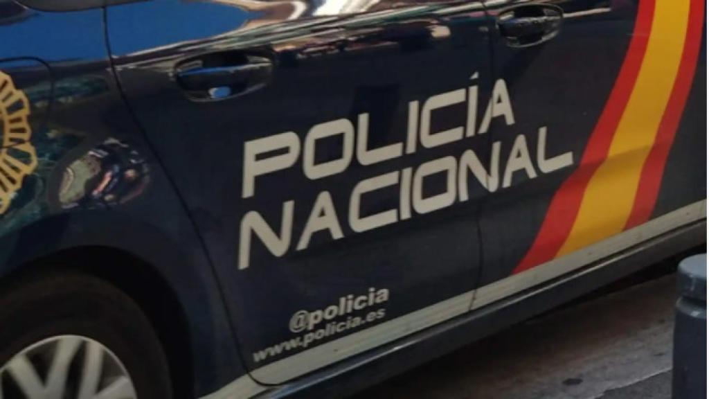 Los agentes de la Policía Nacional investigan lo ocurrido.