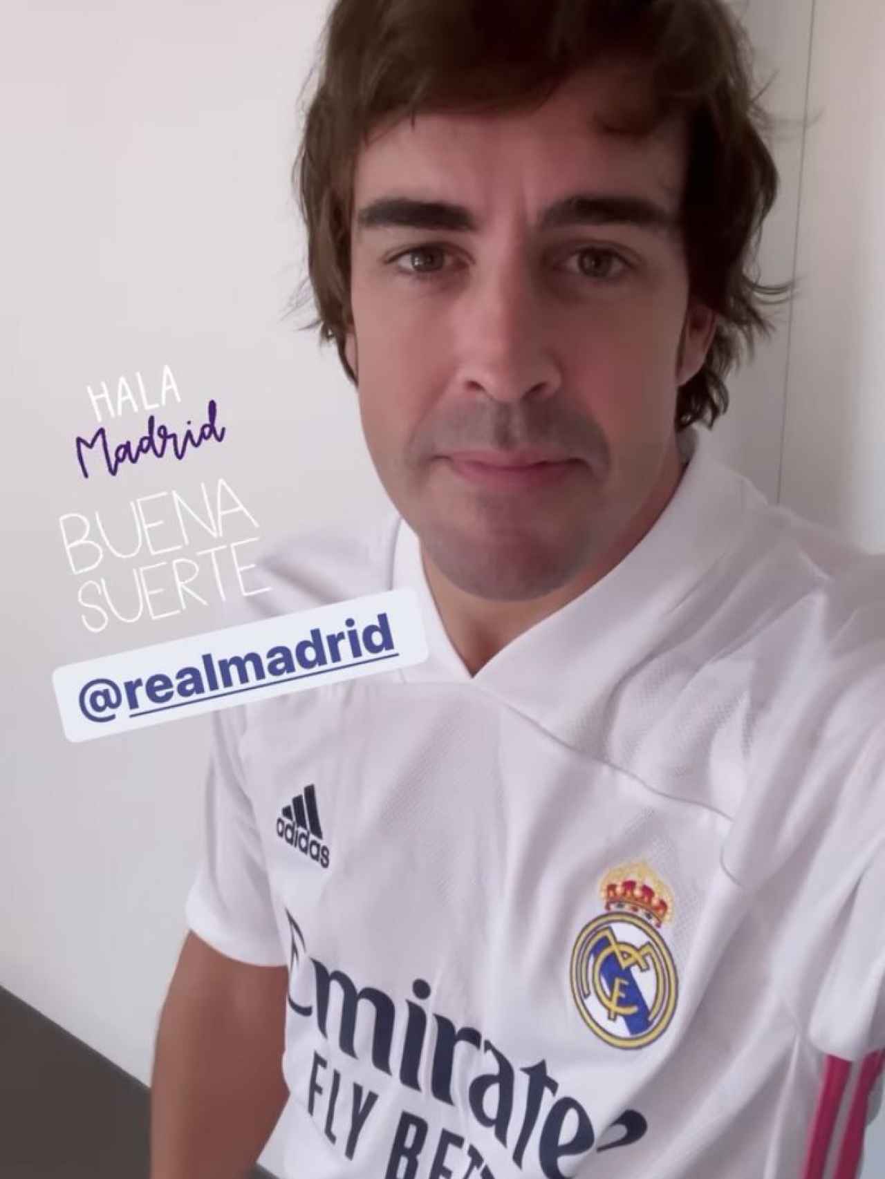 Fernando Alonso se pone la camiseta del Real Madrid: Todo el apoyo, ¡vamos  equipo!