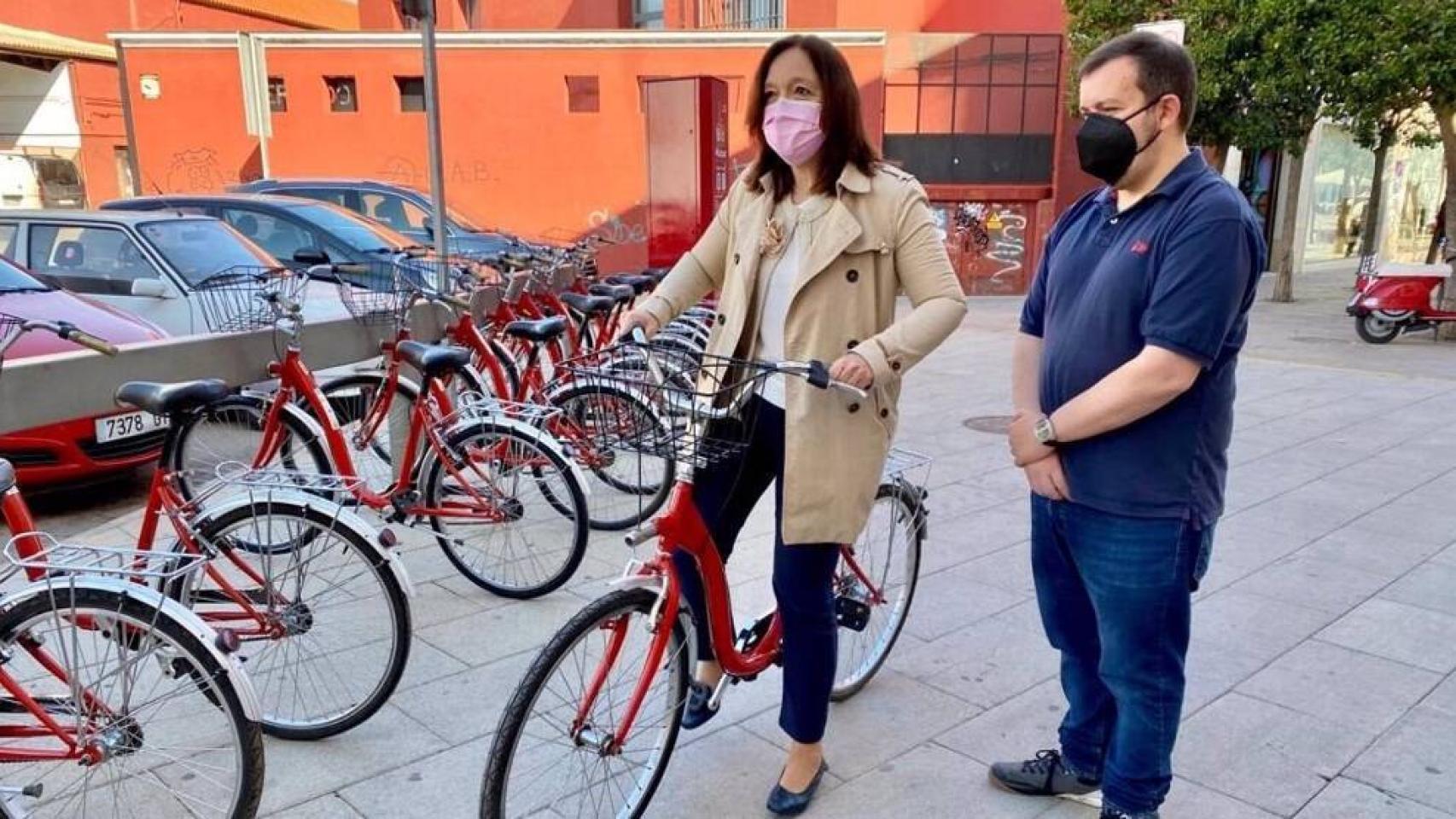 Alc zar pone a disposici n de sus vecinos 43 bicicletas repartidas