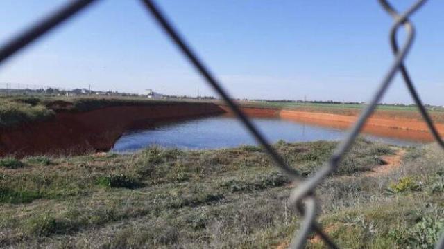 Imagen de la balsa donde ha aparecido el cadáver (CMM Noticias)