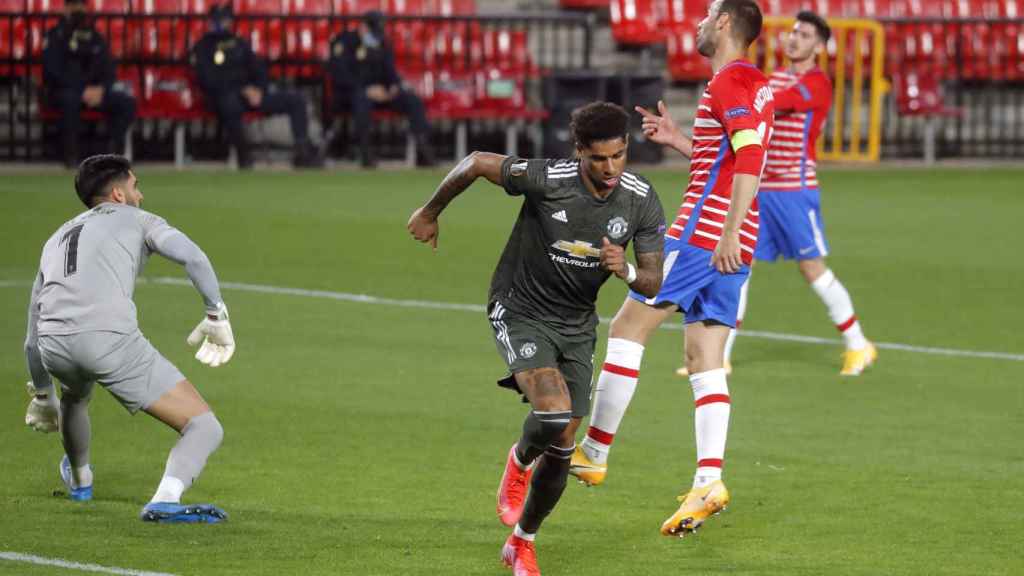 Rashford celebra su gol con el Manchester United