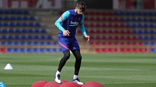 Gerard Piqué se entrena con el Barça