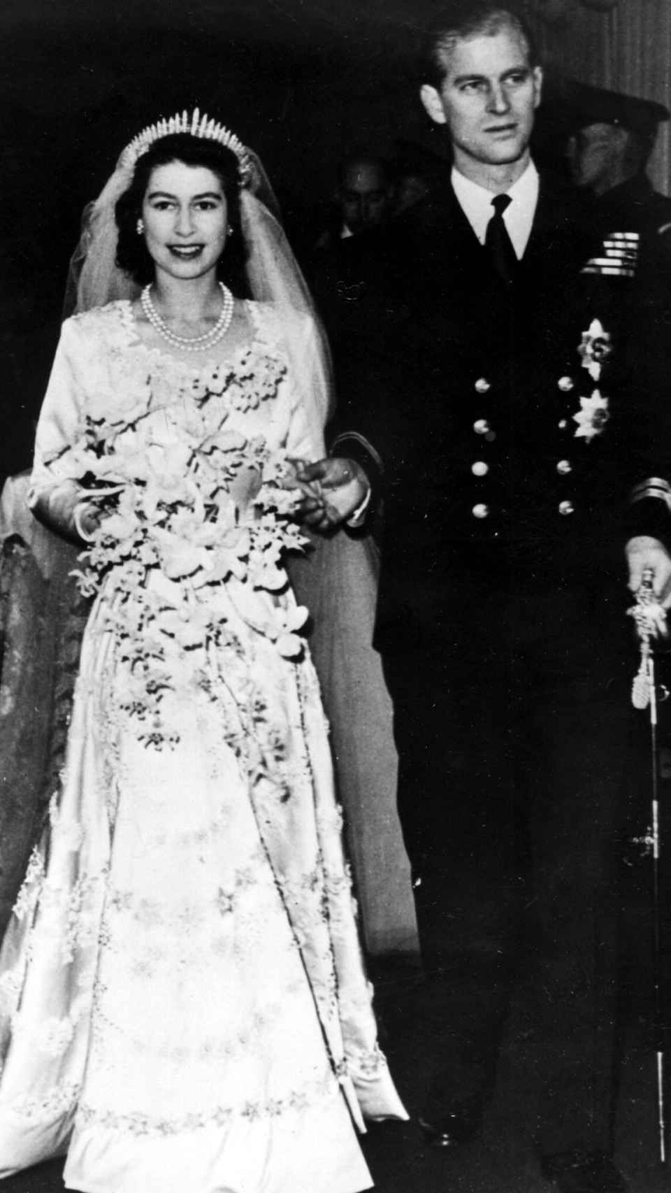 Isabel II y Felipe, el día de su boda.