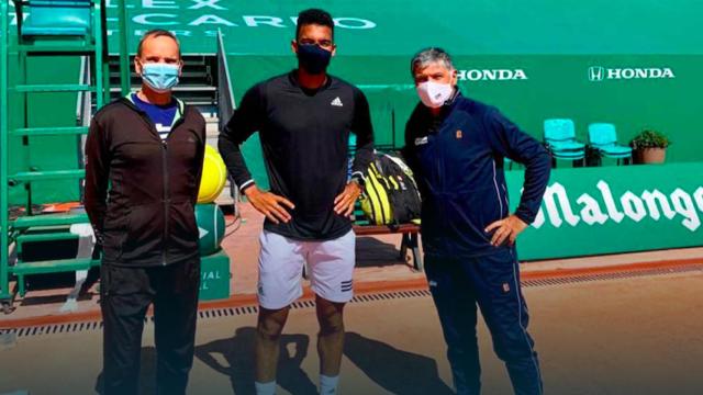 Felix Auger-Aliassime junto a Toni Nadal