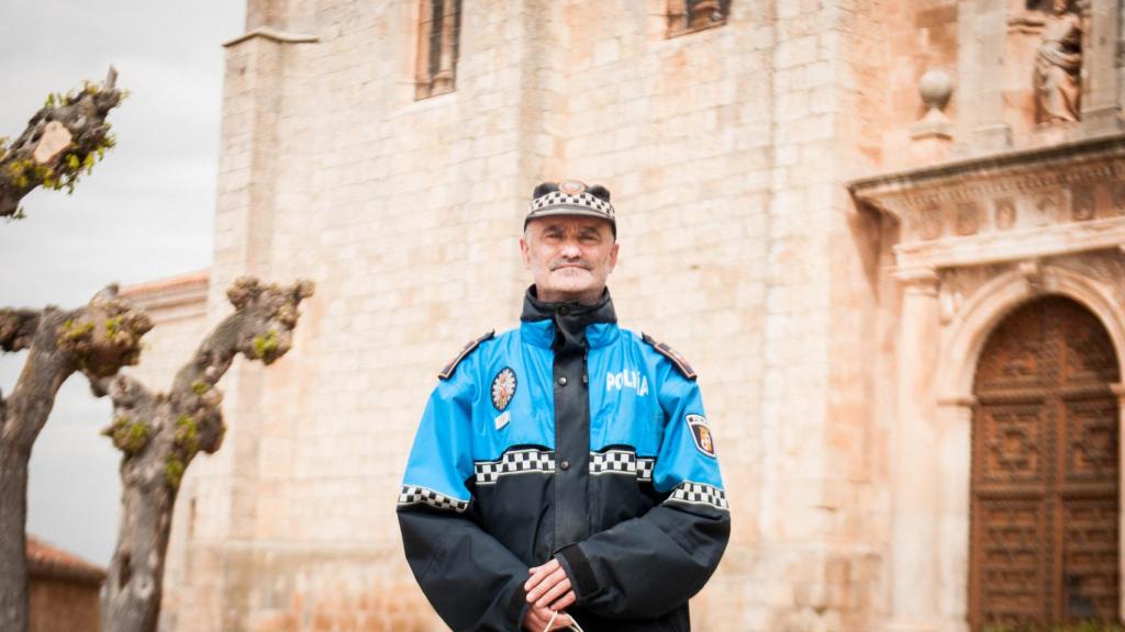 Alberto Núñez, uno de los dos únicos policías locales de Lerma (Burgos).