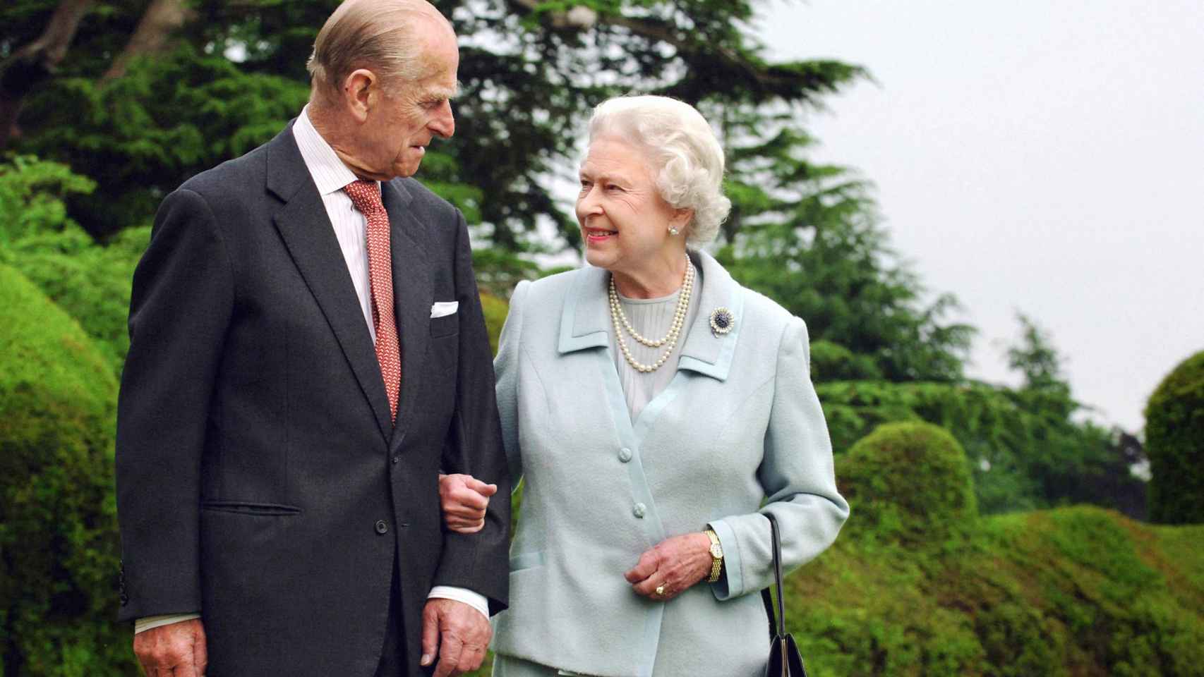 El duque de Edimburgo junto a su esposa en una imagen de 2007.