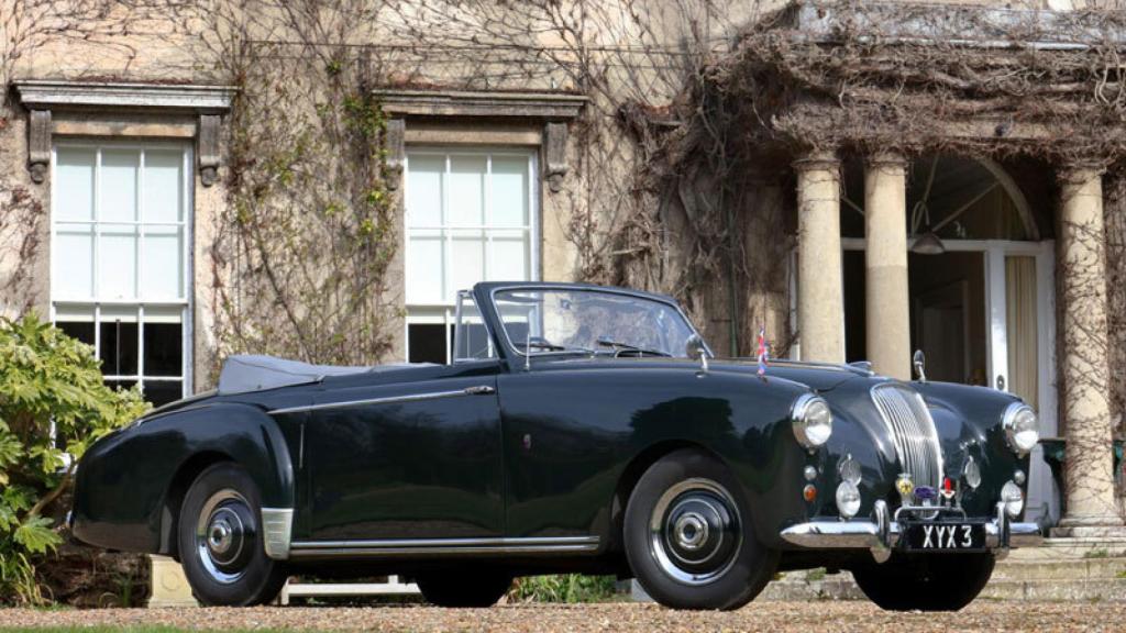 El Lagonda 3 Litre Drophead Coupe que encargó el Duque de Edimburgo a Aston Martin.