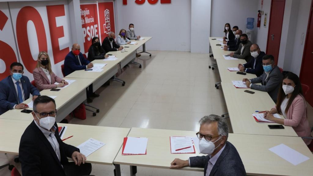 Presentación del manifiesto suscrito por las federaciones socialistas de Murcia y Valencia.