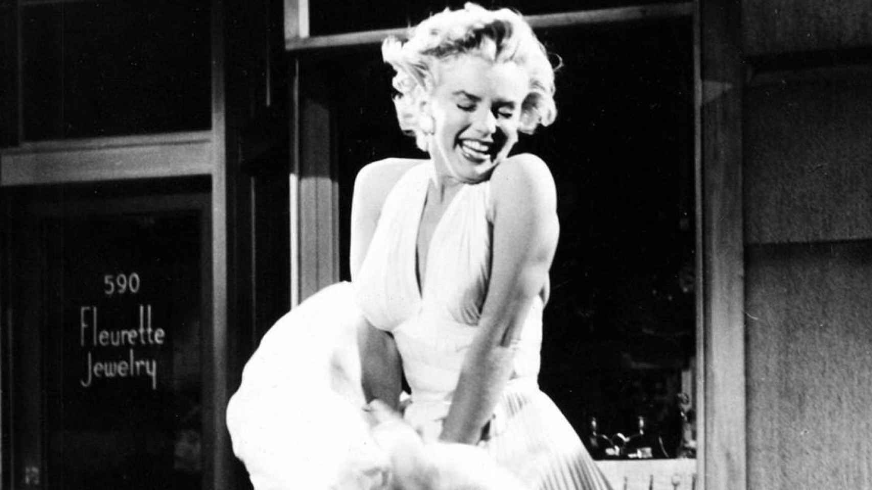 Lo que nunca podrás comprarte: el vestido blanco de Marilyn Monroe, el más  caro del mundo