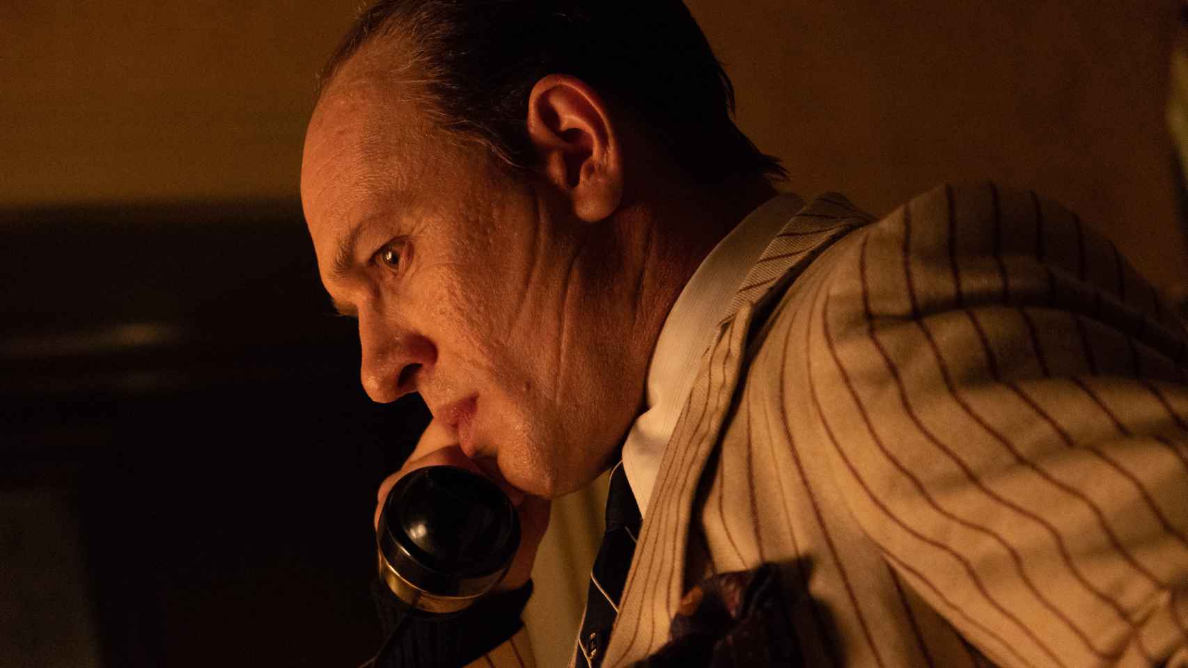 Tom Hardy como Capone.