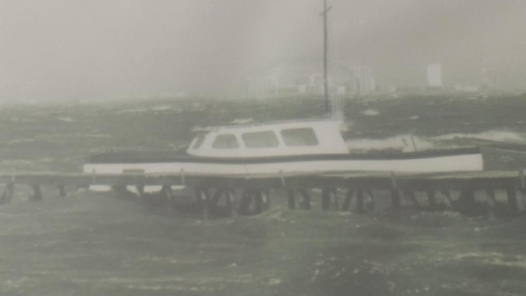 Imagen de la 'gasolinera' en la que se trasladó a Alfonso XIII hasta el crucero Príncipe Alfonso.