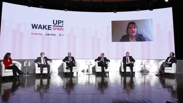 Julián Núñez, presidente de SEOPAN, Francesc Boya, secretario general para el Reto Demográfico, José Aljaro, CEO de Abertis, Isabel Del Pozo, vicepresidenta de Airbus UTM, Isabell Büschel, directora en España de Transport & Environment (T&E), Justo Orgaz, presidente de GBCe, y Gregorio Serrano,  consultor y Senior advisor de EY