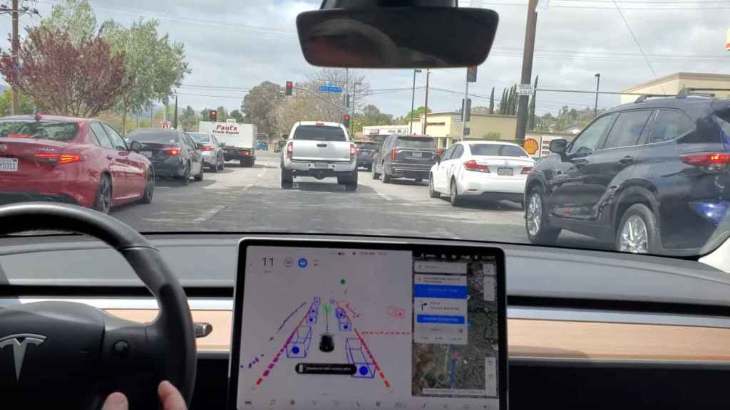Un Tesla en Autopilot