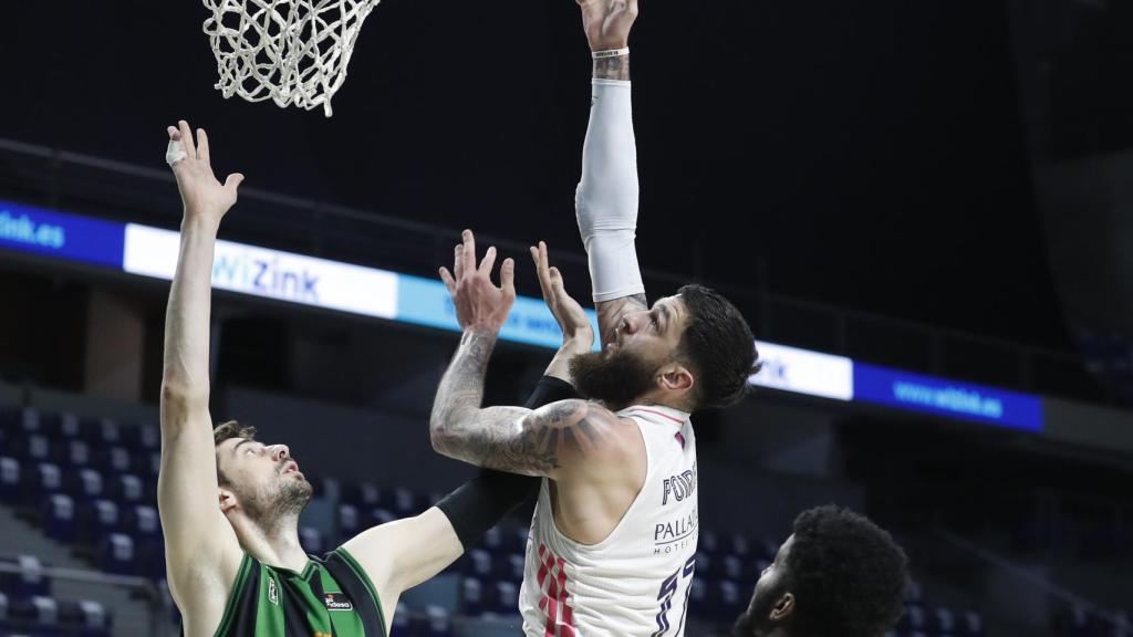 Poirier en su debut con el Real Madrid ante el Joventut