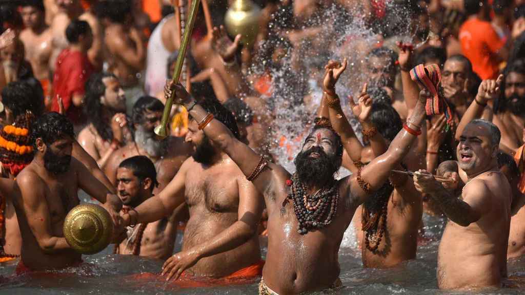 Celebración del Kumba Mela en el Ganges.
