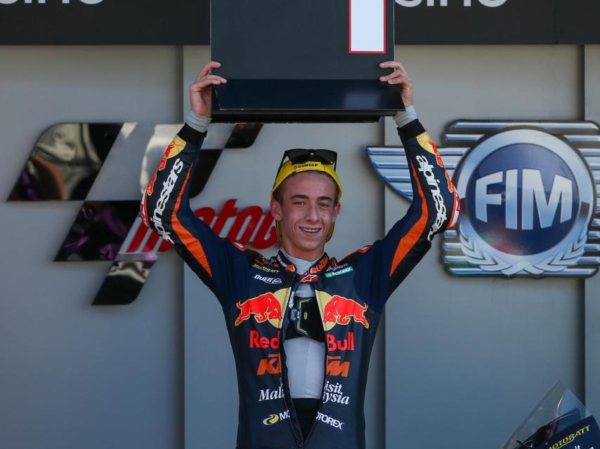 Pedro Acosta, líder en el Gran Premio de Portugal