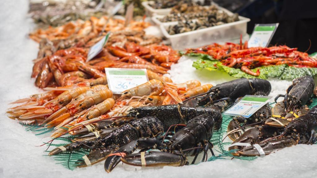 El mostrador de una pescadería.