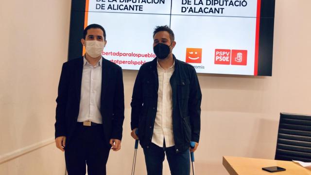 Toni Francés (PSOE) y Gerard Fullana (Compromís), en su rueda de prensa conjunta.