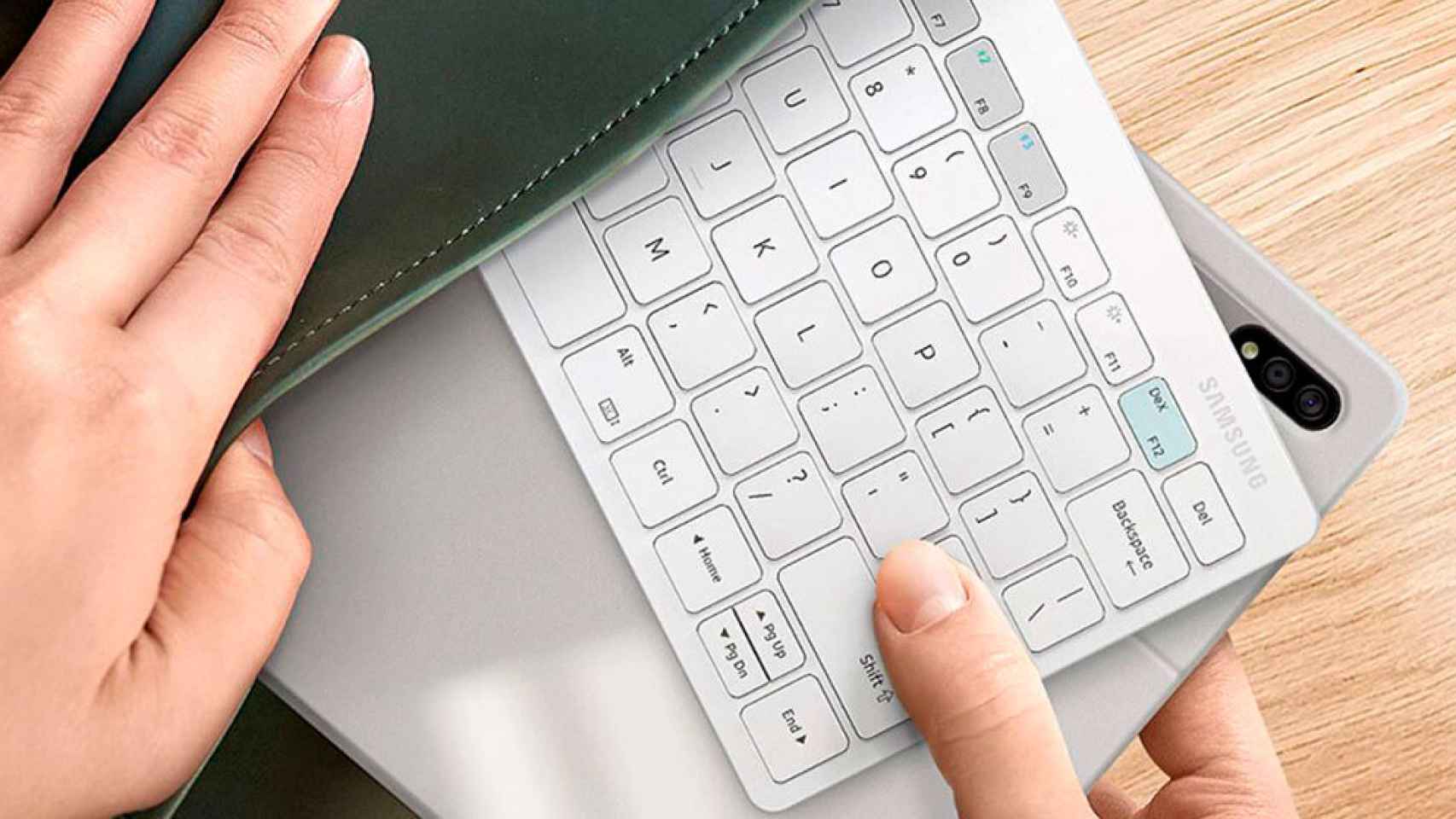 Samsung Smart Keyboard Trio 500 con botón para DeX será lanzado el 28 de abril