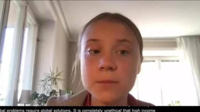 Greta Thunberg durante su conferencia en la OMS este lunes