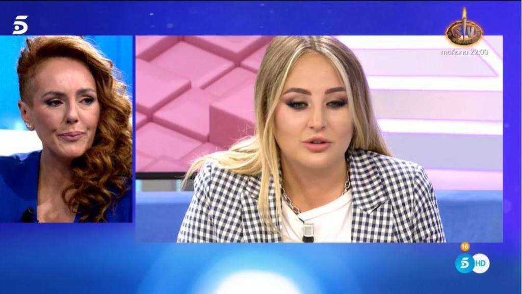 Rocío Carrasco viendo a su hija en el plató de 'El programa de Ana Rosa'.
