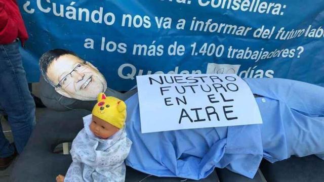 Protestas de los trabajadores de Torrevieja ante Sanidad.