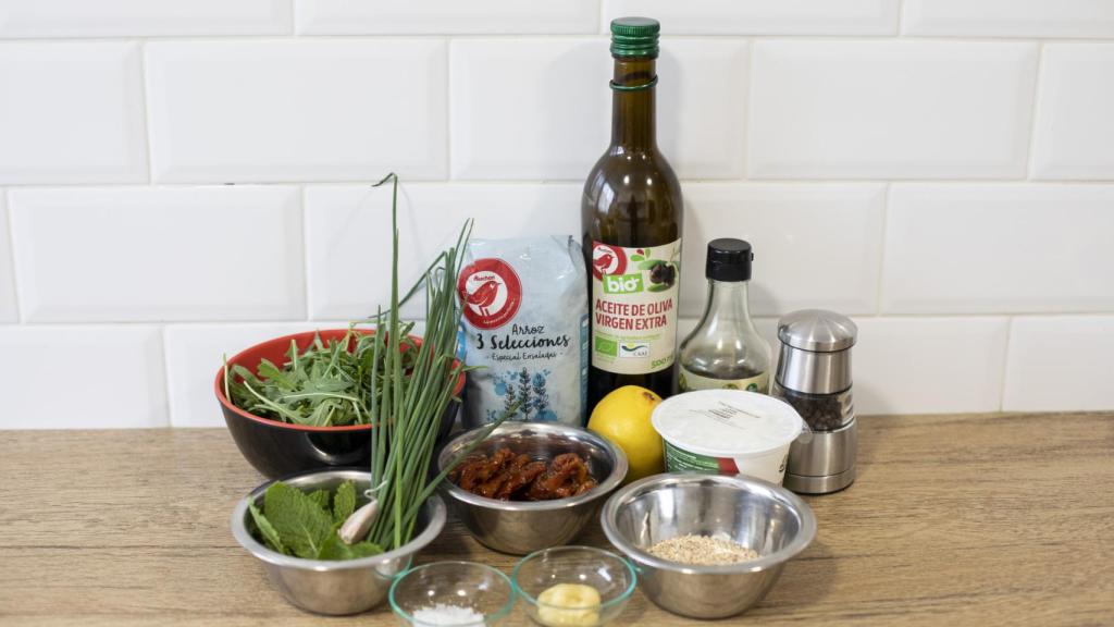 Los ingredientes empleados para elaborar la ensalada de arroz inventada por Bárbara Buenache.