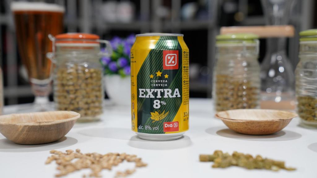 La lata de cerveza de Dia con extra de malta.