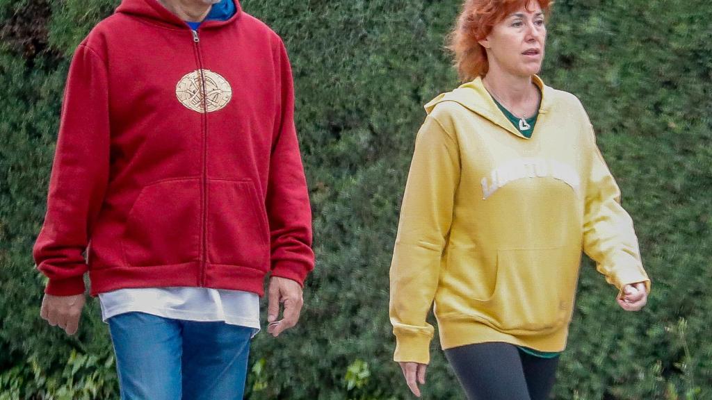 Sobera junto a su mujer dando un paseo por Madrid en una imagen de archivo.