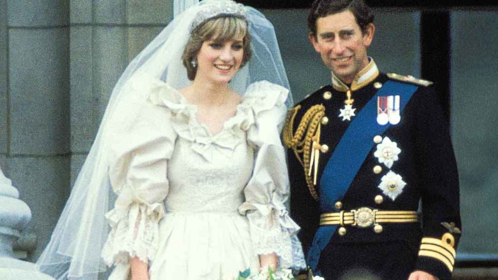 El vestido de novia de Lady Di se exhibirá por primera vez en 25 años: la  rotunda decisión de sus hijos