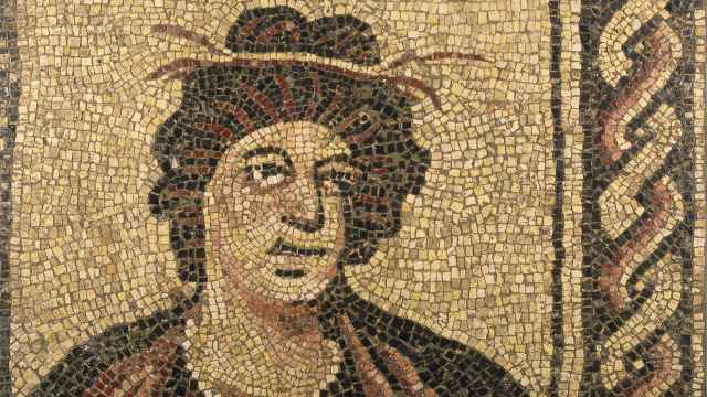 Mosaico romano que se exhibe en la exposición 'Los colores de los romanos'.