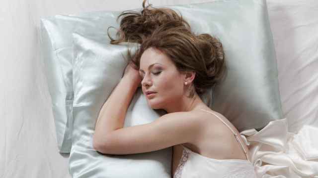 La funda de almohada adecuada puede mejorar tu piel y tu pelo, descubre cómo