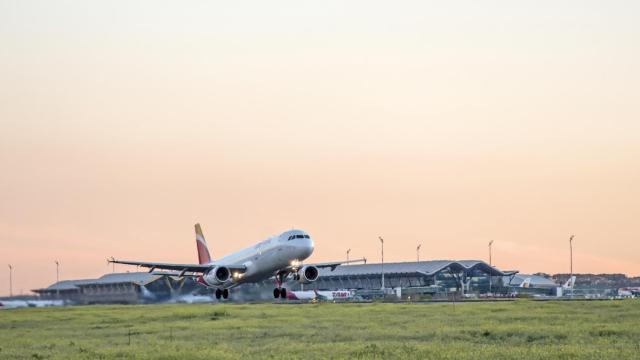 Menos vuelos, pero a precios ‘low cost’ y con reembolsos flexibles: las aerolíneas se enfrentan a un verano incierto