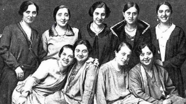 Empleadas logroñesas de Tabacalera, fotografiadas por 'Estampa' en 1928.