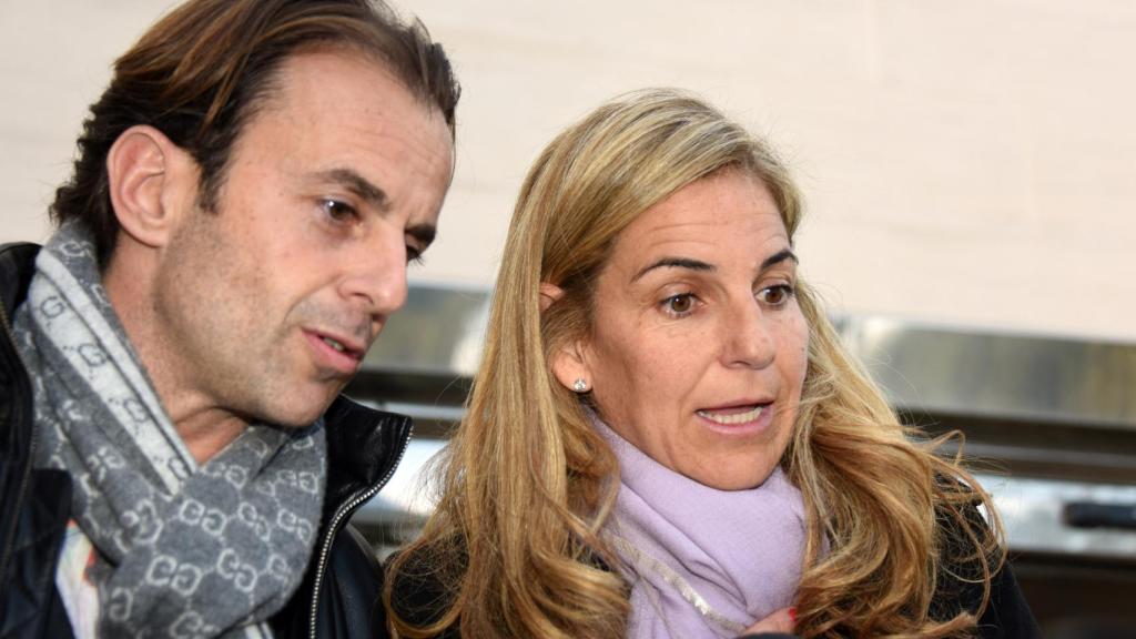 Josep Santacana y Arantxa Sánchez Vicario, en el entierro de Emilio Sánchez.