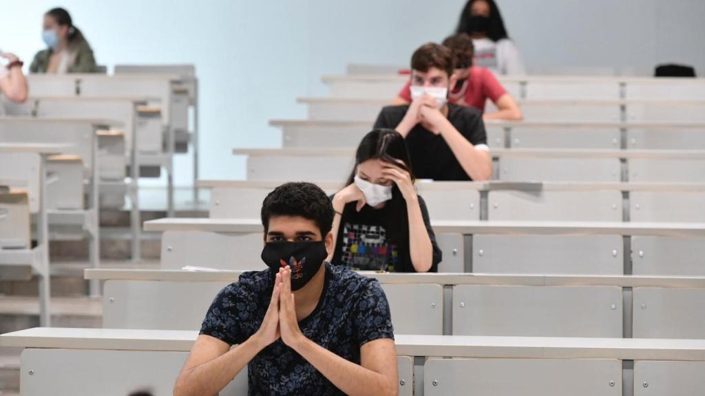 Este año también será obligatorio el uso de la mascarilla durante los exámenes de EBAU.