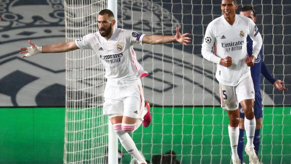 Benzema celebra su gol contra el Chelsea en las semifinales de Champions