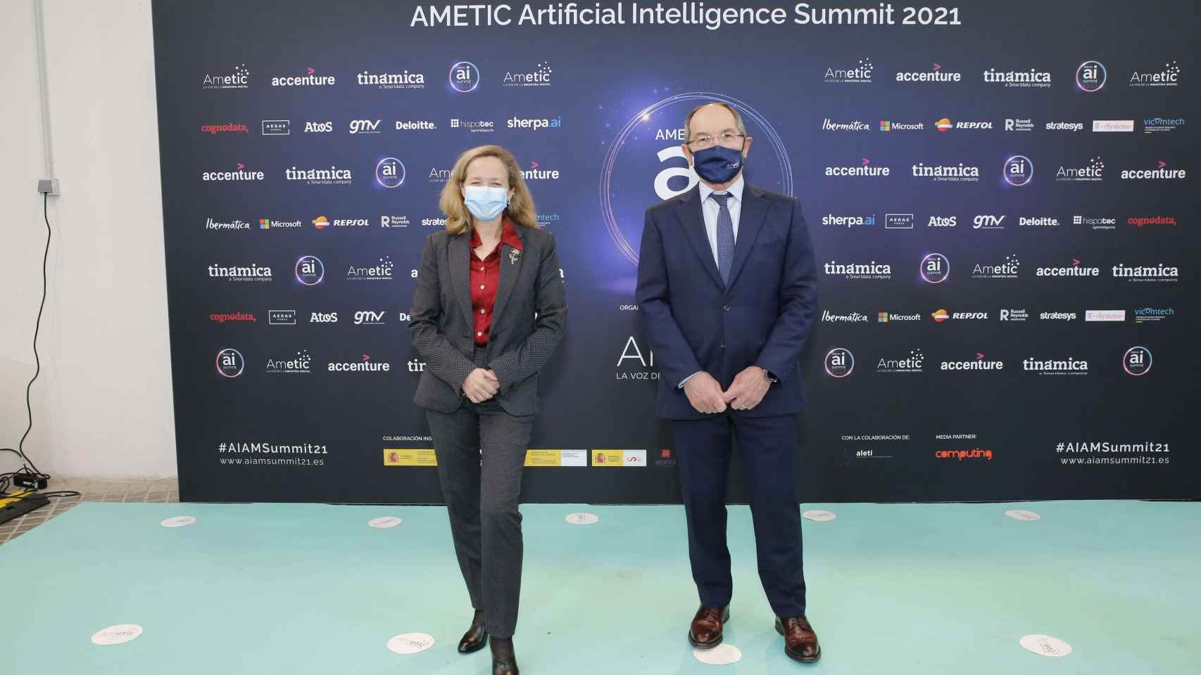 Nadia Calviño y Pedro Mier en el evento de Ametic sobre IA